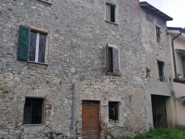 Palazzo / Stabile in vendita a Scandiano RE