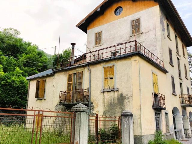 Palazzo / Stabile in vendita a Schilpario BG