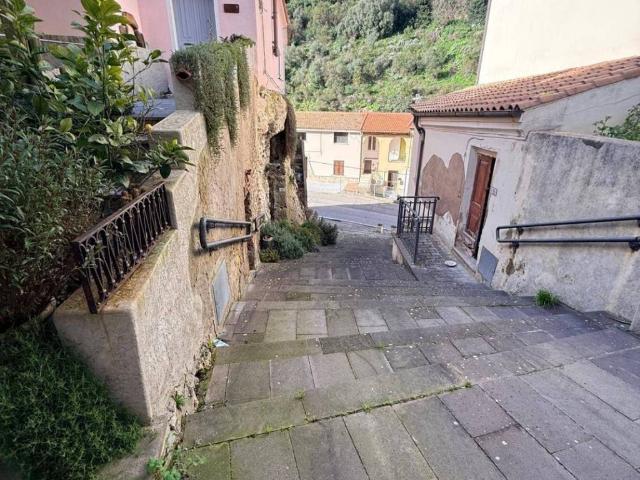 Palazzo / Stabile in vendita a Sedini SS
