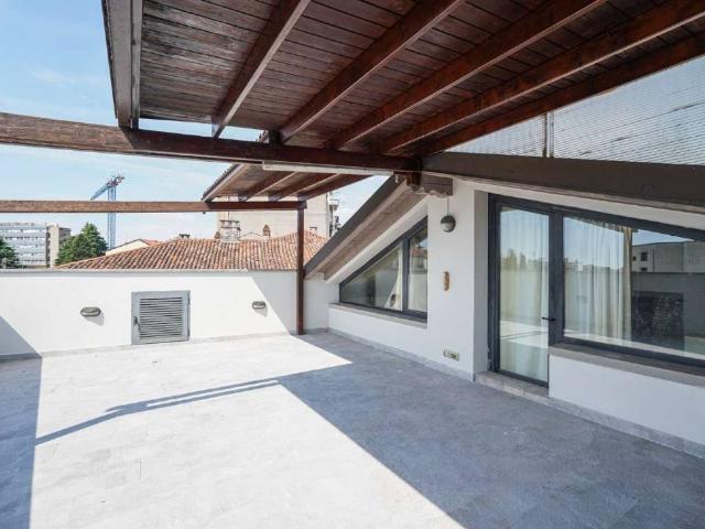 Palazzo / Stabile in vendita a Seriate BG