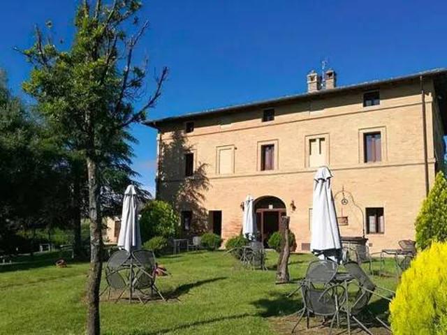 Palazzo / Stabile in vendita a Siena SI