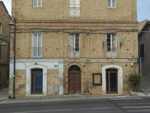 Palazzo / Stabile in vendita a Spoltore PE