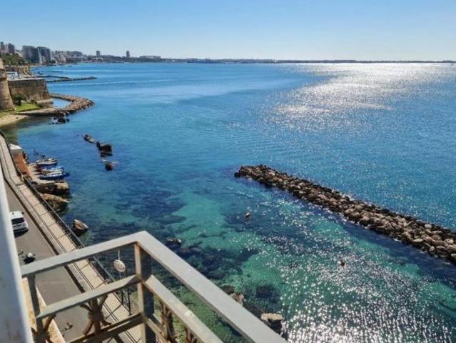 Palazzo / Stabile in vendita a Taranto