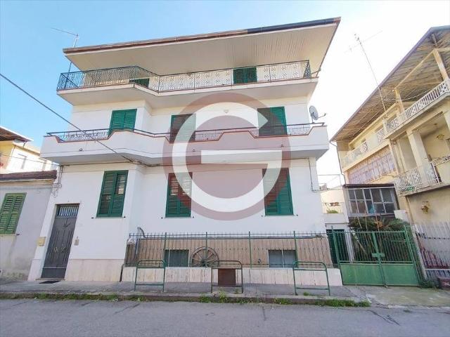 Palazzo / Stabile in vendita a Taurianova RC