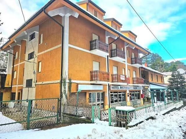 Palazzo / Stabile in vendita a Taverna CZ