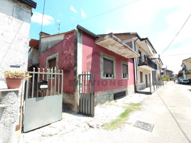 Palazzo / Stabile in vendita a Telese Terme BN