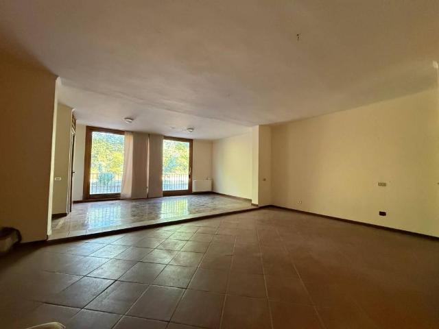 Palazzo / Stabile in vendita a Terni TR