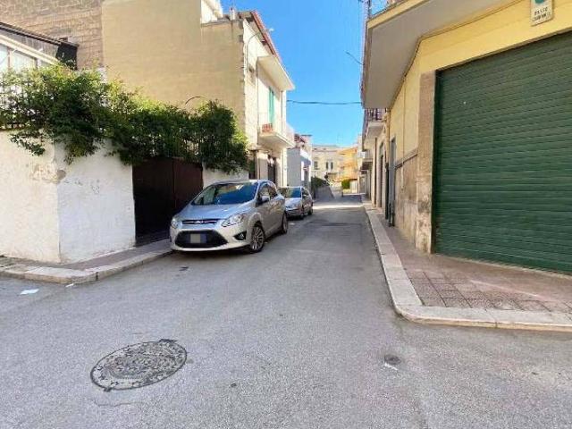 Palazzo / Stabile in vendita a Terlizzi BA