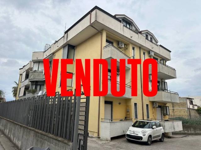 Palazzo / Stabile in vendita a Teverola CE