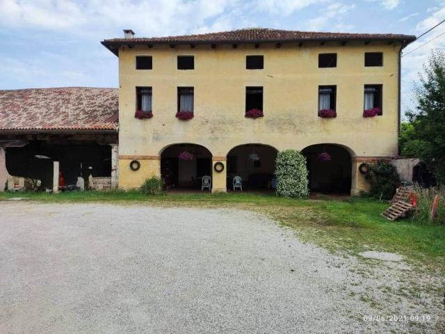 Palazzo / Stabile in vendita a Thiene VI