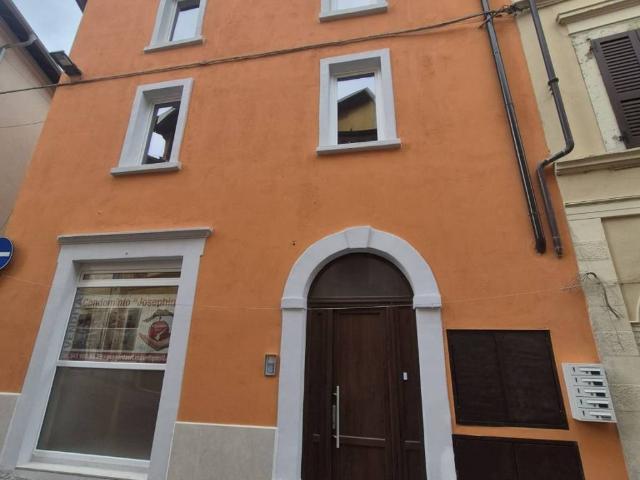 Palazzo / Stabile in vendita a Toscolano Maderno BS