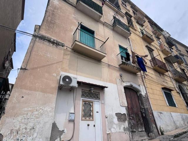Palazzo / Stabile in vendita a Torre del Greco NA
