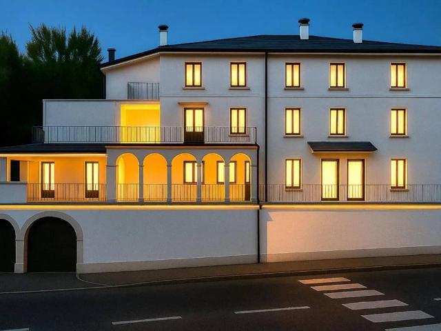 Palazzo / Stabile in vendita a Torri del Benaco VR