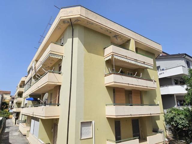 Palazzo / Stabile in vendita a Tortora CS