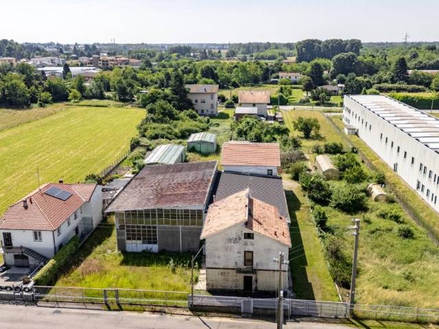 Palazzo / Stabile in vendita a Tradate VA