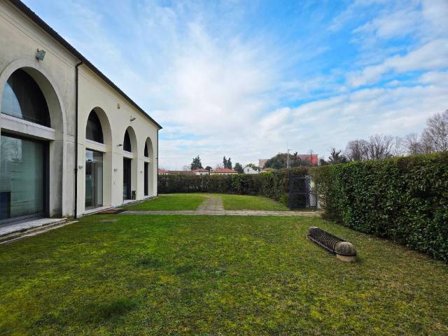 Palazzo / Stabile in vendita a Treviso TV