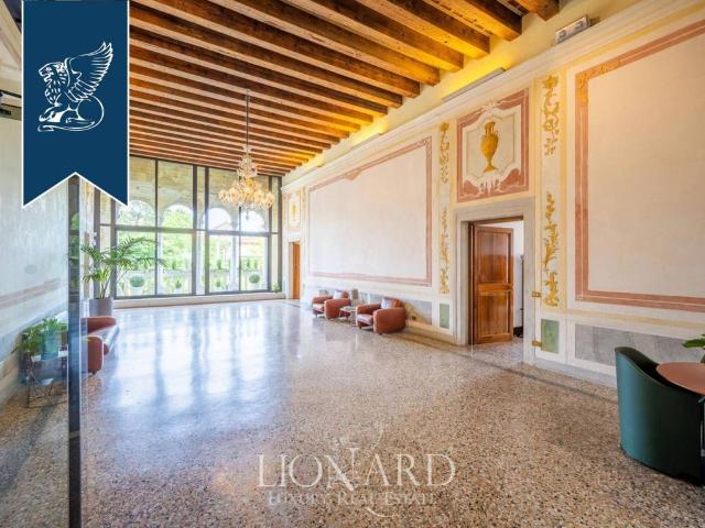 Palazzo / Stabile in vendita a Treviso TV