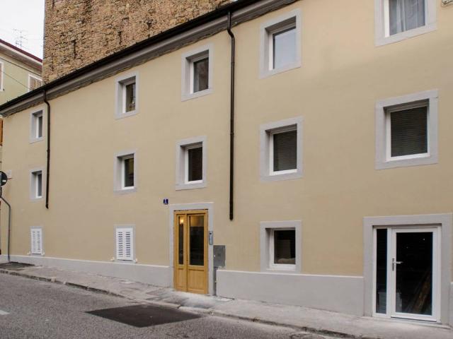 Palazzo / Stabile in vendita a Trieste TS