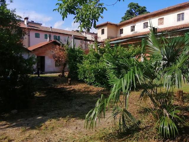 Palazzo / Stabile in vendita a Udine UD