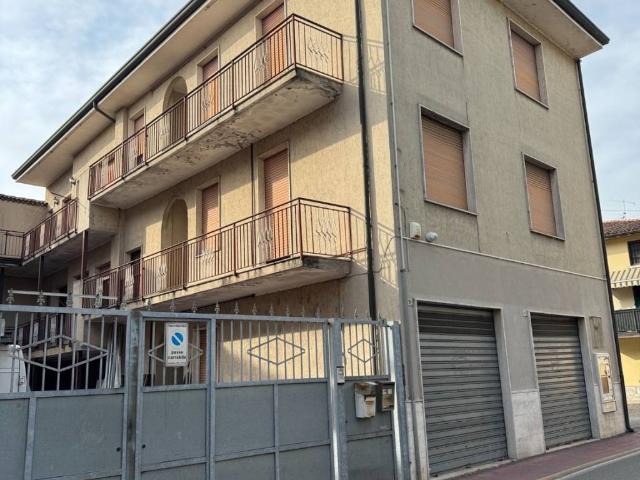 Palazzo / Stabile in vendita a Urago d'Oglio BS