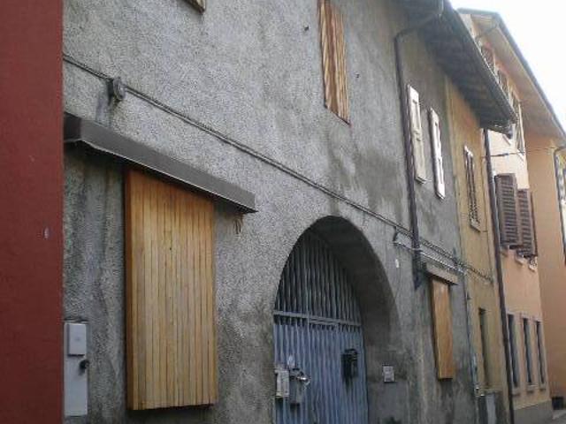Palazzo / Stabile in vendita a Vailate CR