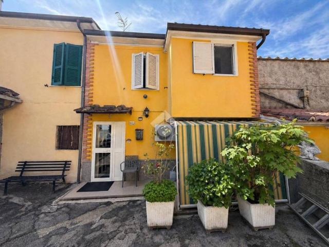 Palazzo / Stabile in vendita a Vasanello VT