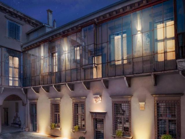Palazzo / Stabile in vendita a Verona VR