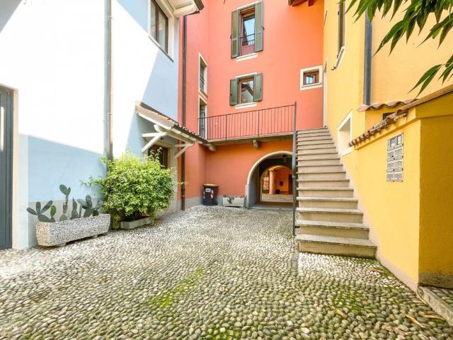 Palazzo / Stabile in vendita a Verbania VB