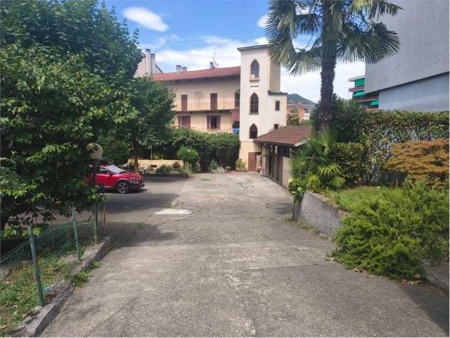 Palazzo / Stabile in vendita a Verbania VB
