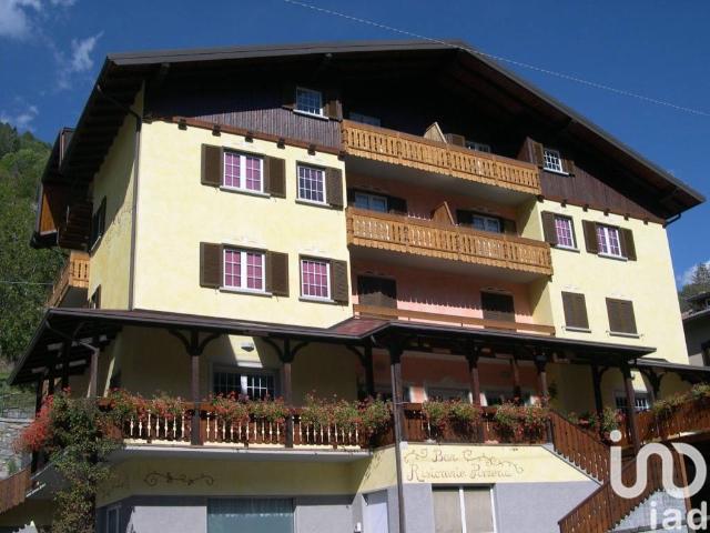 Palazzo / Stabile in vendita a Vezza d'Oglio BS