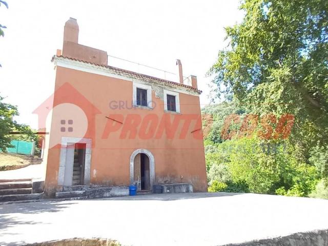 Palazzo / Stabile in vendita a Vico del Gargano FG
