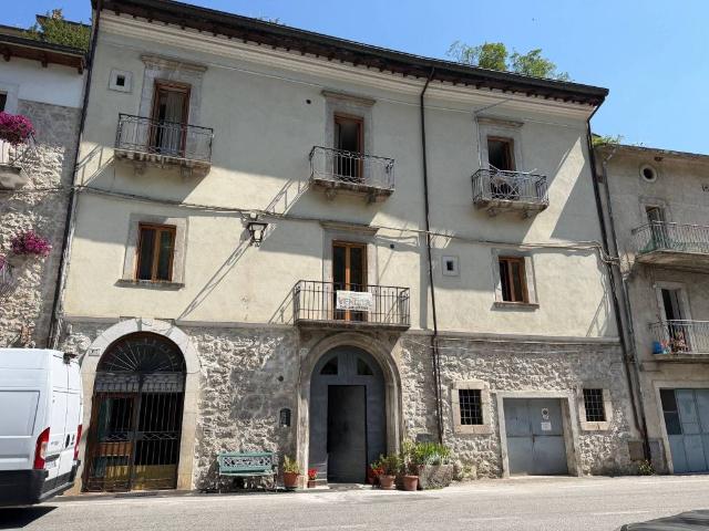 Palazzo / Stabile in vendita a Villetta Barrea AQ