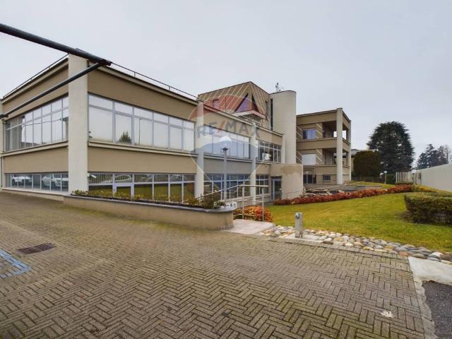 Palazzo / Stabile in vendita a Voghera PV