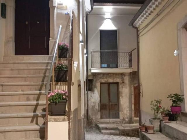 Palazzo / Stabile in vendita a Zungoli AV