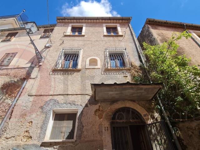 Palazzo storico in vendita a Alvito