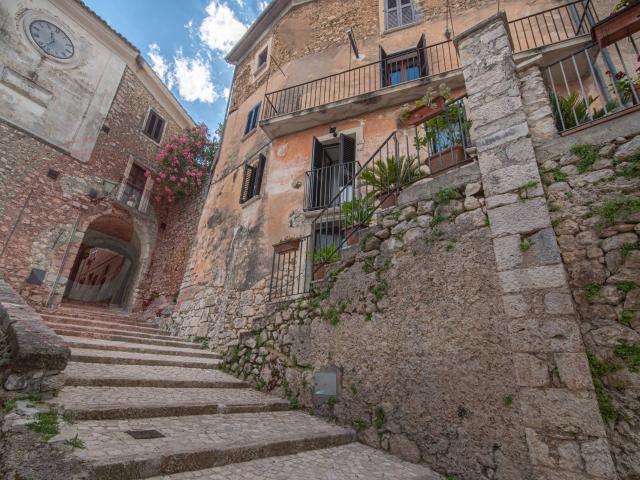 Palazzo storico in vendita a San Donato Val di Comino
