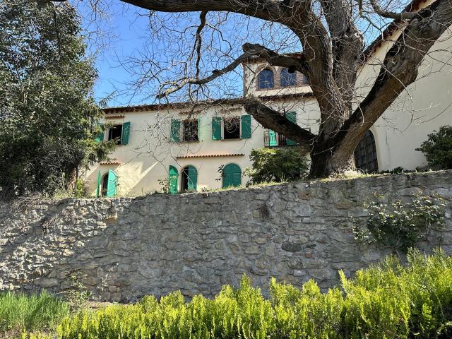 Palazzo storico nel cuore di Volterra 600m² Volterra