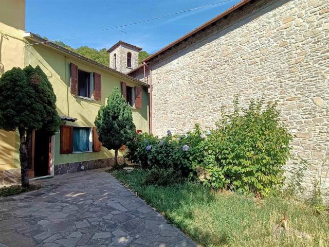 Palazzo/Stabile in Vendita a Castiglione dei Pepoli