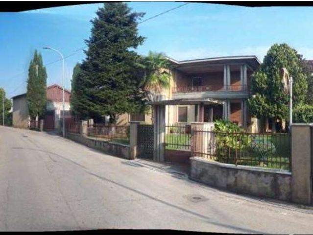 Palazzo/Stabile in Vendita a Breganze