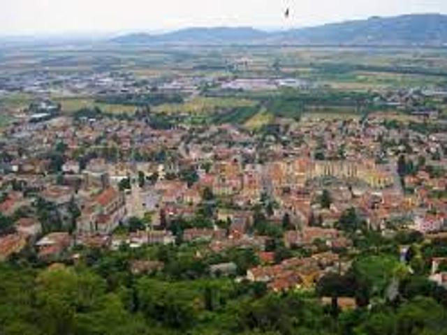 Palazzo/Stabile in Vendita a Montecchio Maggiore