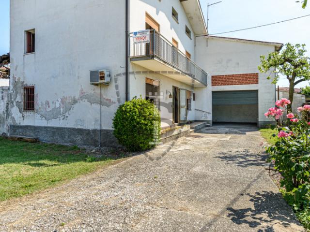 Palazzo/Stabile in Vendita a Tezze sul Brenta