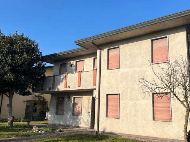Palazzo/Stabile in Vendita a Villa Estense