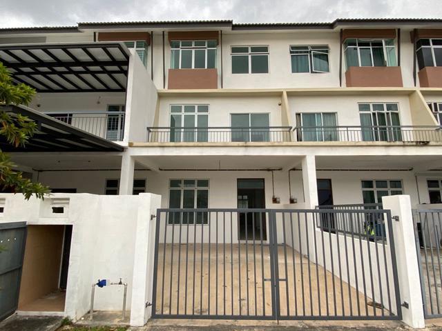 Paling Murah 3 Storey Terrace House Scientex Kundang Kundang Jaya