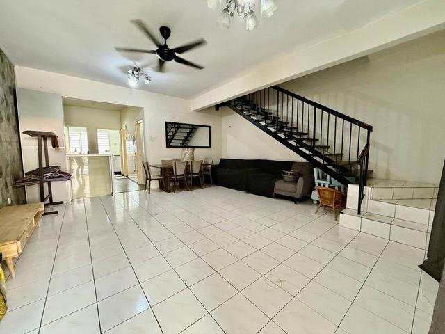 Paling Murah Dekat MRT Double Storey Kota Perdana Seri Kembangan