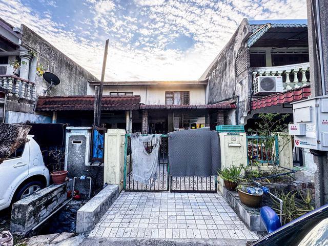 PALING MURAHDouble Storey PJS 425 Petaling Jaya For Sale