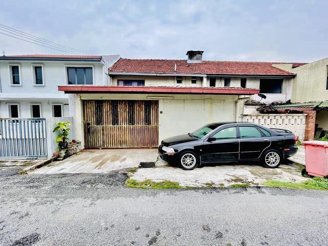 PALING MURAHFOR SALE Double Storey Petaling Jaya Seksyen 1A carey