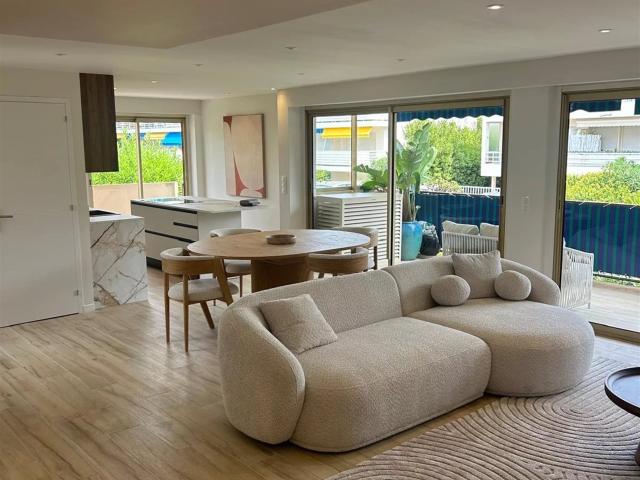 Palm Beach Appartement 4 Pièces rénové à Neuf 95m² Cannes