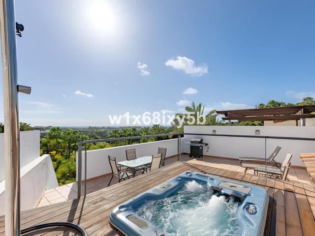 Palm Garden – Impresionante Apartamento de 2 Dormitorios con. 177m² Estepona