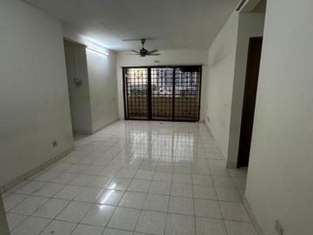 Palm Spring Condo Kota Damansara 1 carpark For sale