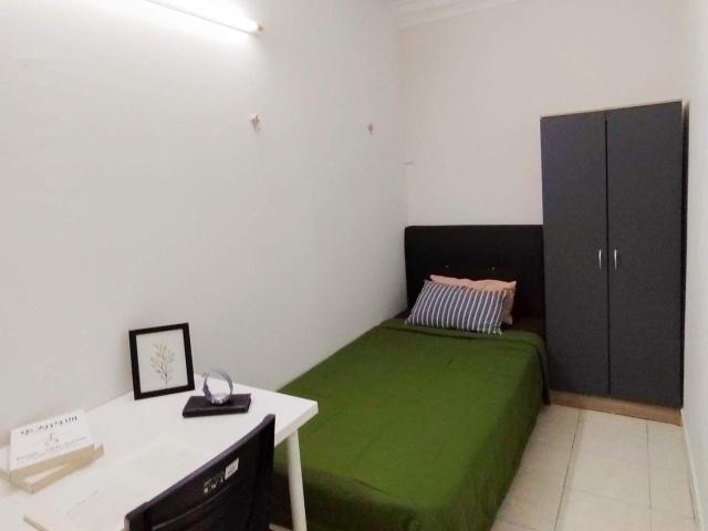 Palm Spring Single Bed Room with Fan Only Partition